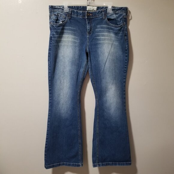 Maurices Mollie Flare Distressed Jeans 17/18 Regular - Picture 1 of 9